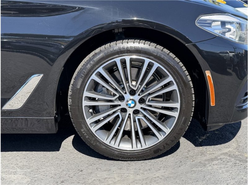 Used 2020 BMW 530i w/ Premium Package image 9