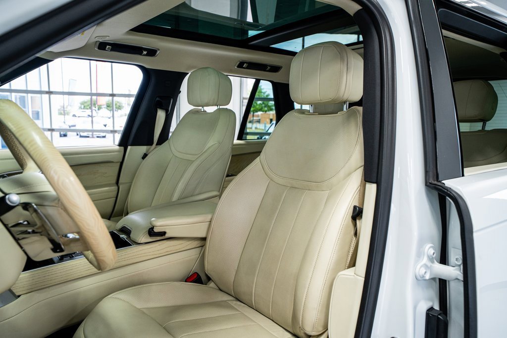 Used 2024 Land Rover Range Rover SE image 35
