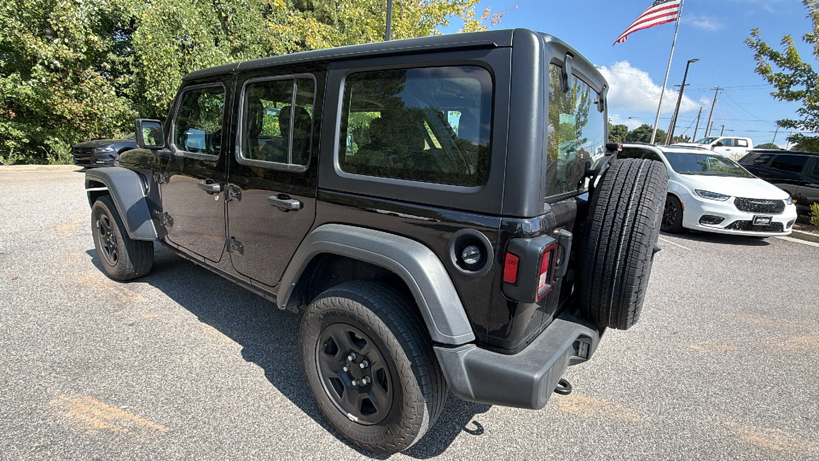Used 2025 Jeep Wrangler Unlimited Sport AWD/4WD image 10