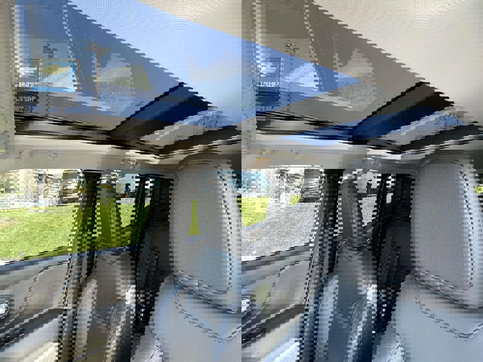 Used 2022 Jeep Renegade Limited w/ Sun, Sound & Wheels Group image 25