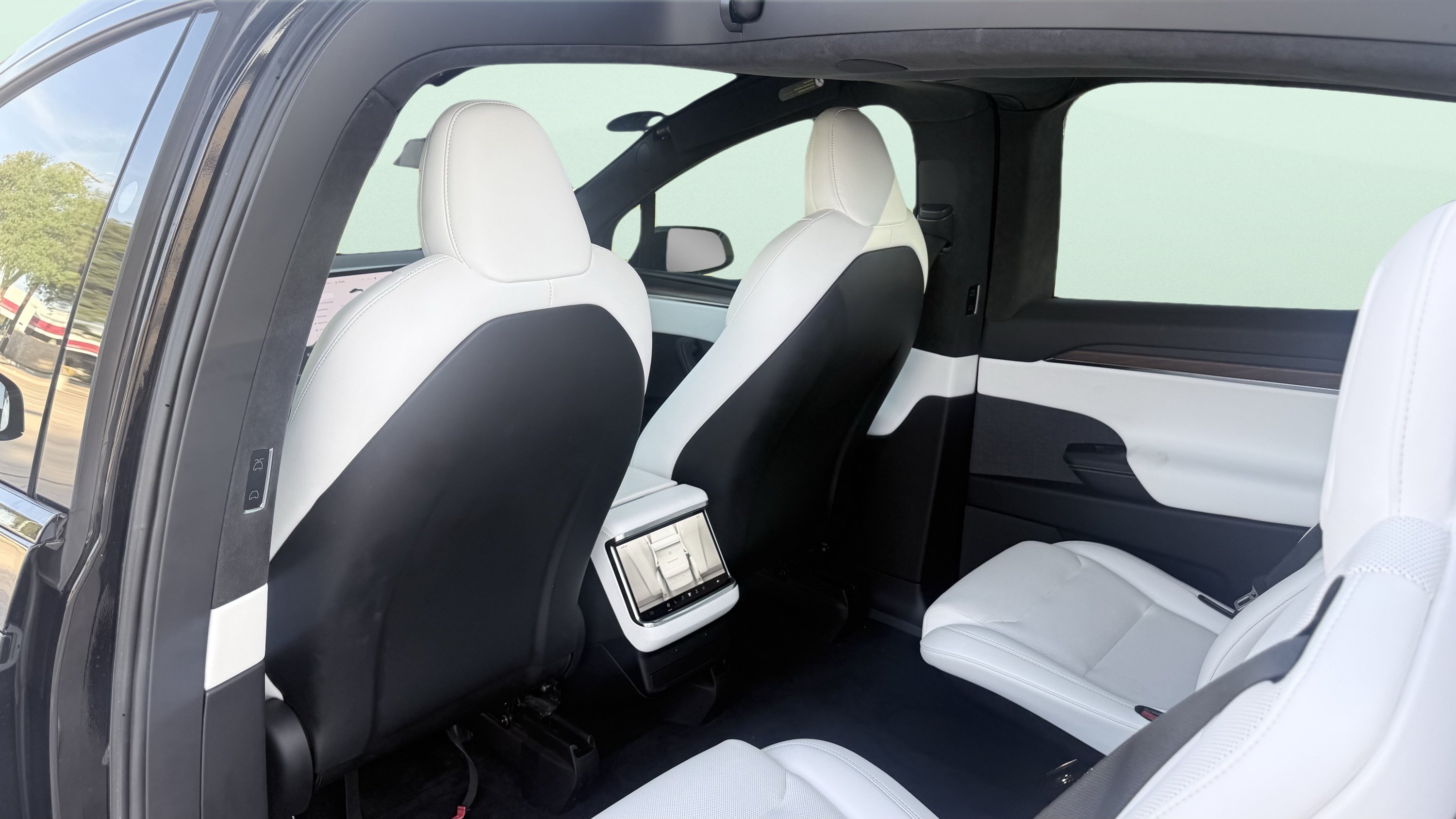 Used 2023 Tesla Model X AWD/4WD image 35
