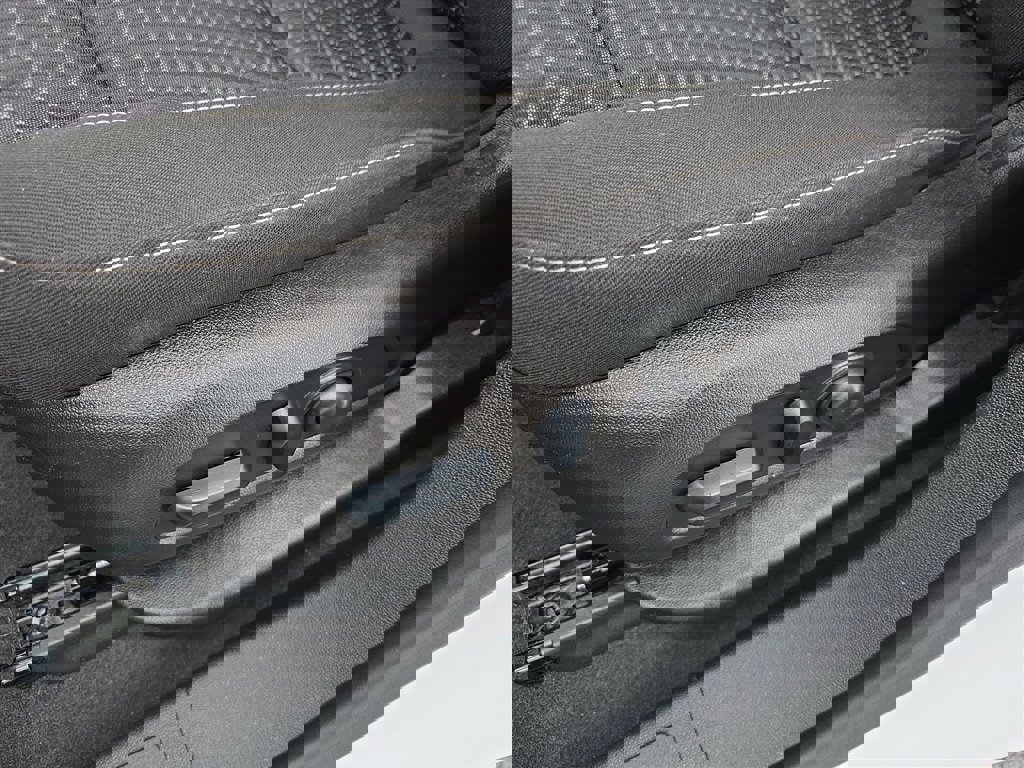 Used 2022 GMC Acadia SLE w/ Driver Convenience Package image 14