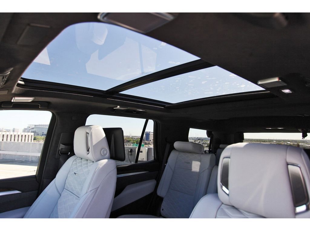 New 2026 Cadillac Escalade Platinum Sport w/ LPO, ONYX Package image 24