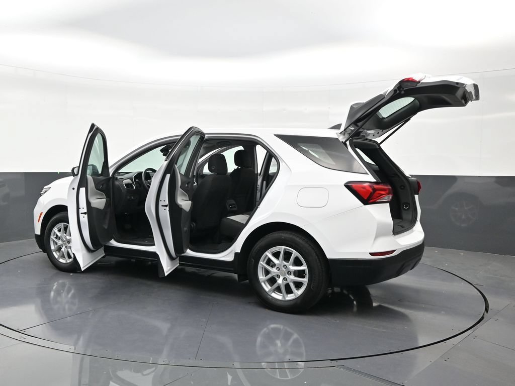 Used 2024 Chevrolet Equinox LS FWD image 28