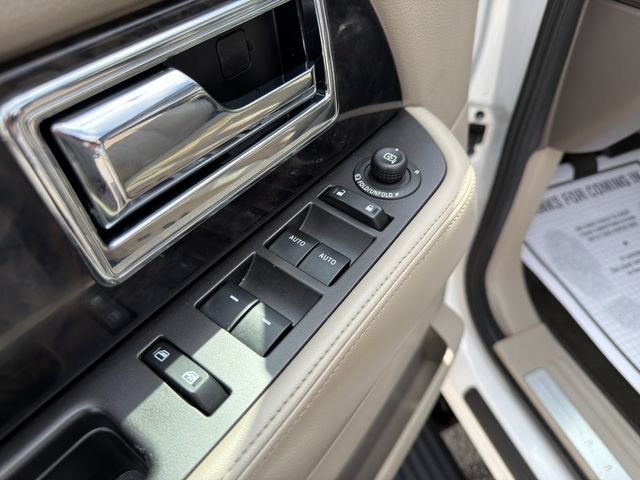 Used 2017 Lincoln Navigator Select AWD/4WD image 21