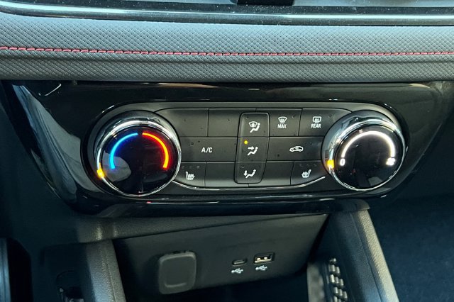 Used 2025 Chevrolet TrailBlazer RS w/ Driver Confidence Package FWD image 24