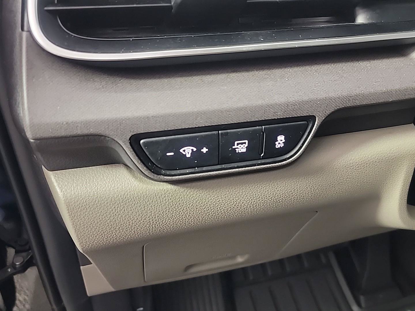 Used 2025 Kia Carnival SX FWD image 40