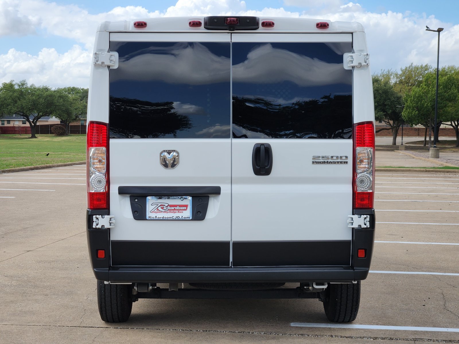 Used 2025 RAM ProMaster 2500 w/ U-Haul Equipment Group FWD image 5