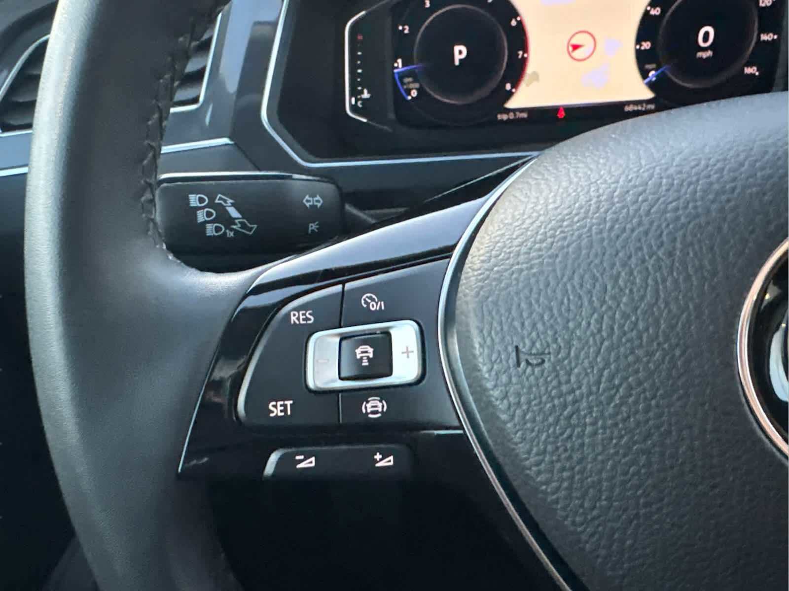 Certified 2020 Volkswagen Tiguan SEL image 24