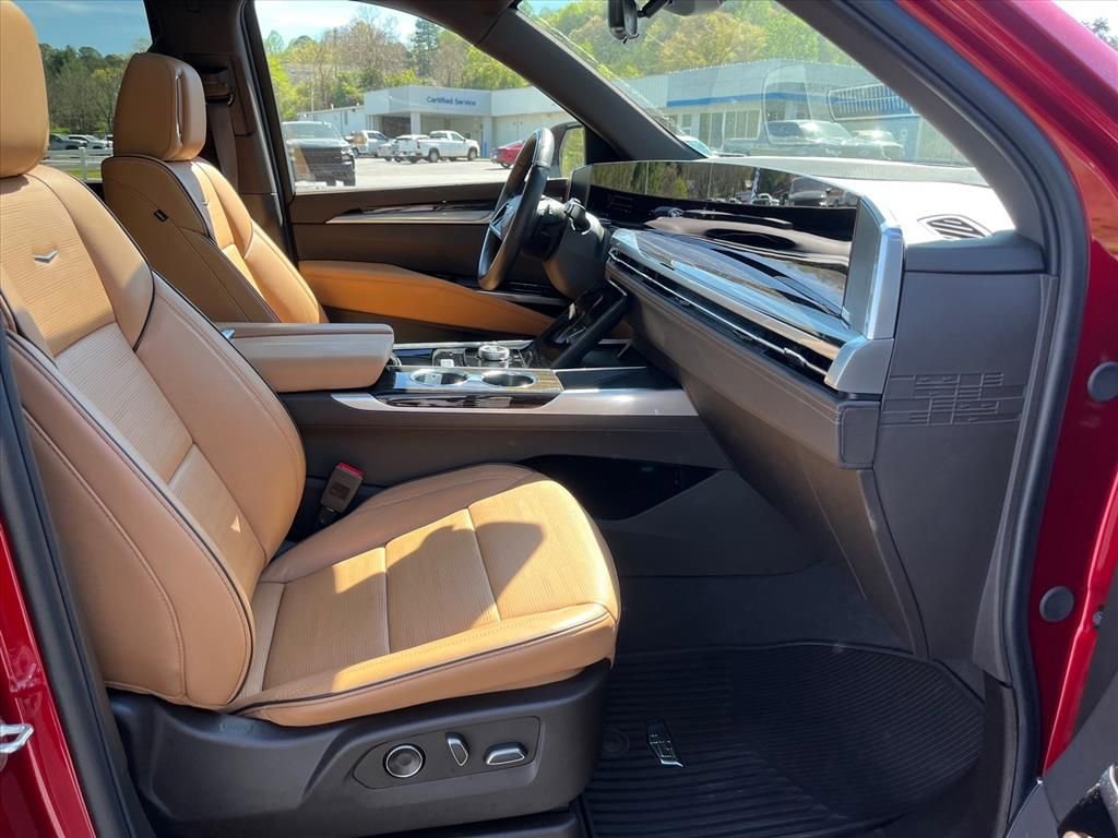 Used 2025 Cadillac Escalade Premium Luxury w/ Touring Package AWD/4WD image 28