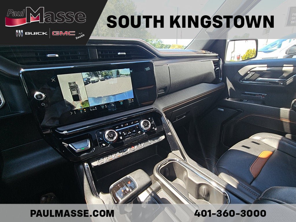 Used 2023 GMC Sierra 1500 AT4 w/ Technology Package AWD/4WD image 14