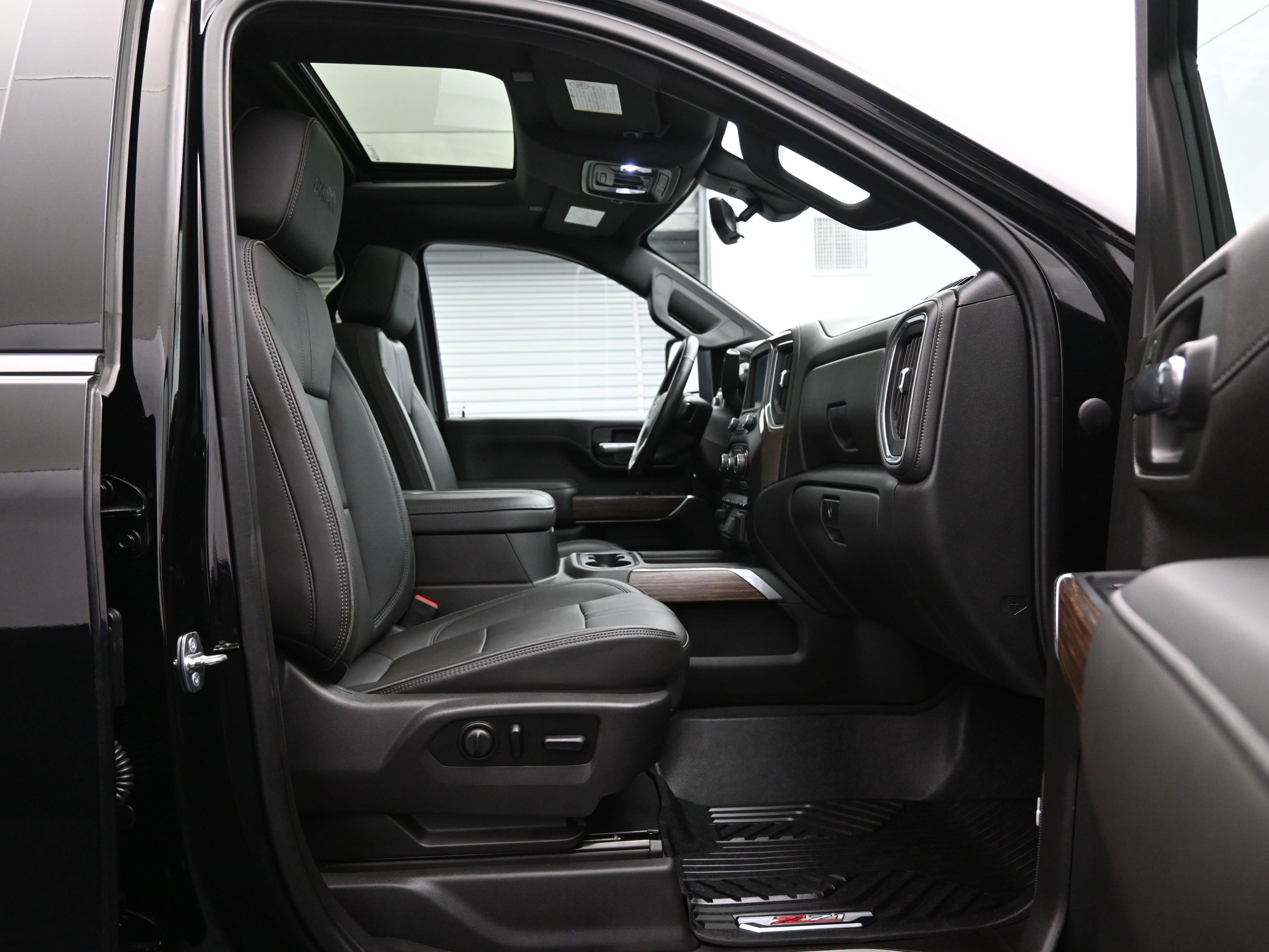 Used 2020 Chevrolet Silverado 2500 High Country w/ Z71 Off-Road Package image 13