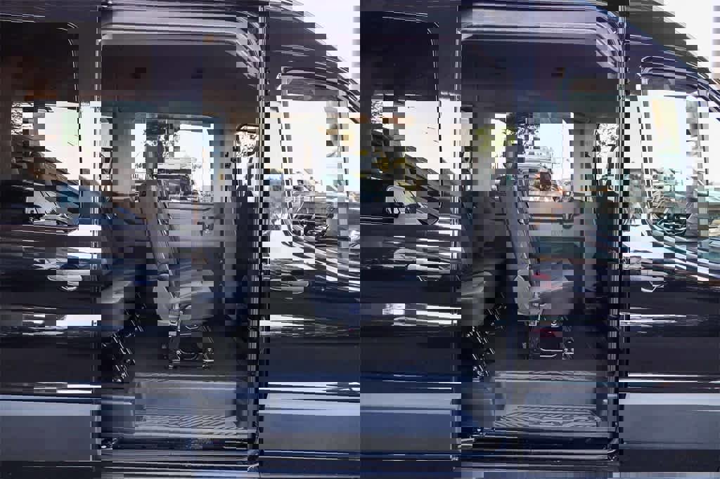 Used 2024 Ford Transit 350 XLT image 18