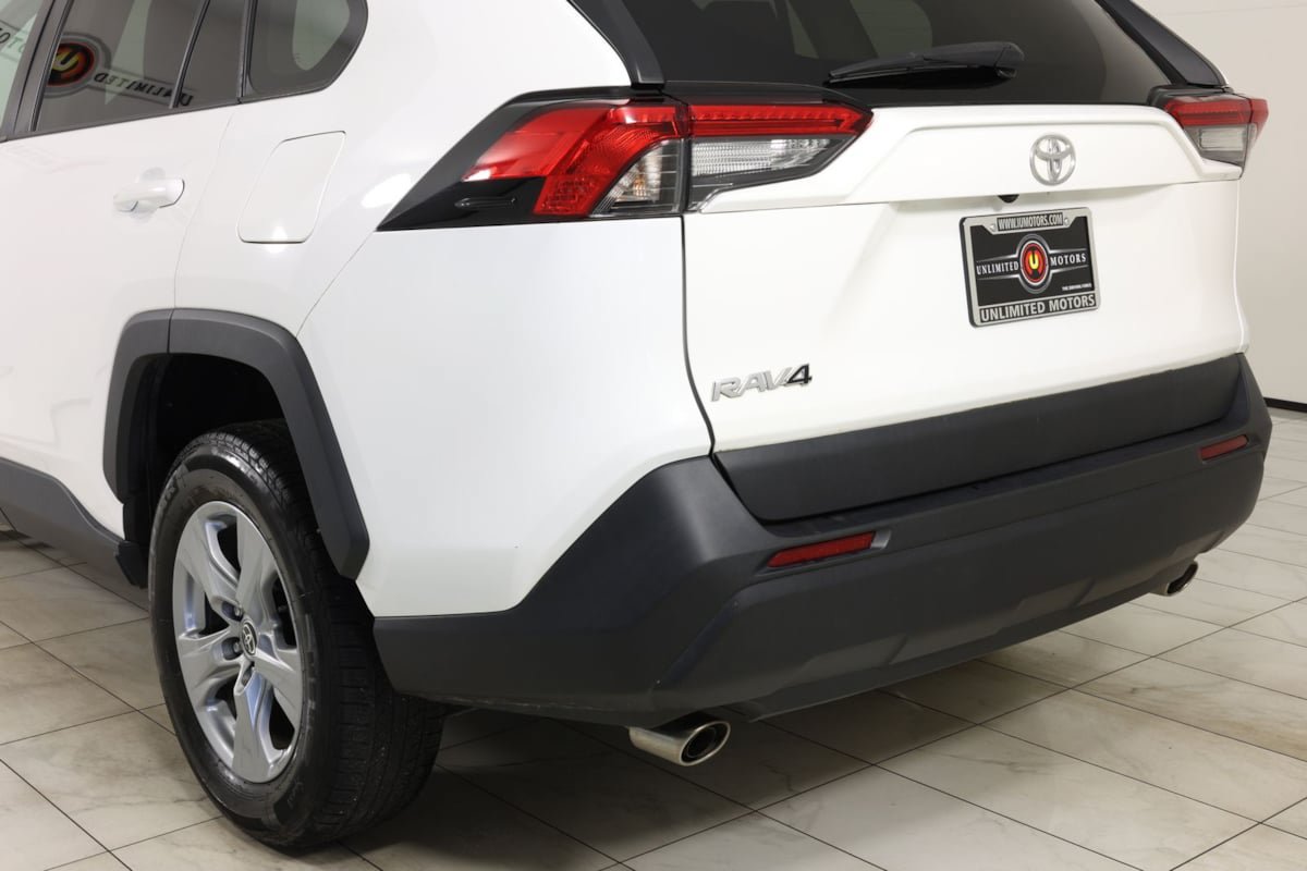 Used 2022 Toyota RAV4 XLE AWD/4WD image 43