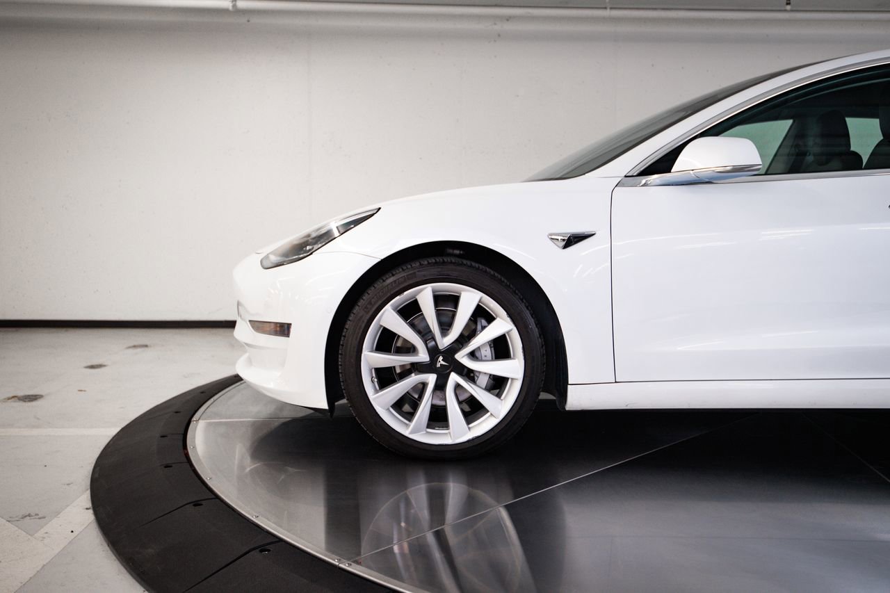 Used 2020 Tesla Model 3 Long Range image 11