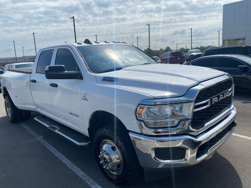 Used 2022 RAM 3500 Tradesman AWD/4WD image 3