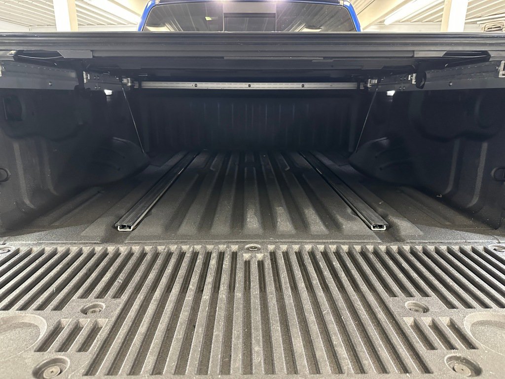 Used 2021 Nissan Titan SL w/ Moonroof Package image 24