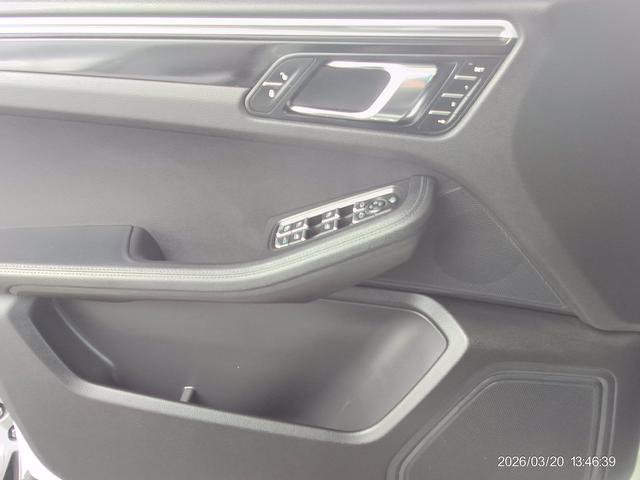 Used 2016 Porsche Macan S AWD/4WD image 15