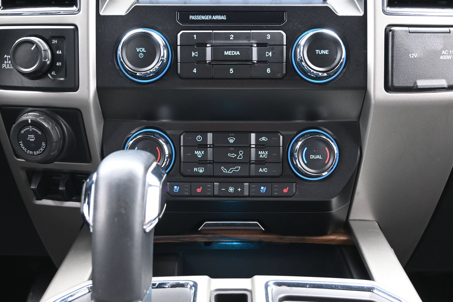 Used 2019 Ford F150 Lariat w/ Trailer Tow Package AWD/4WD image 39