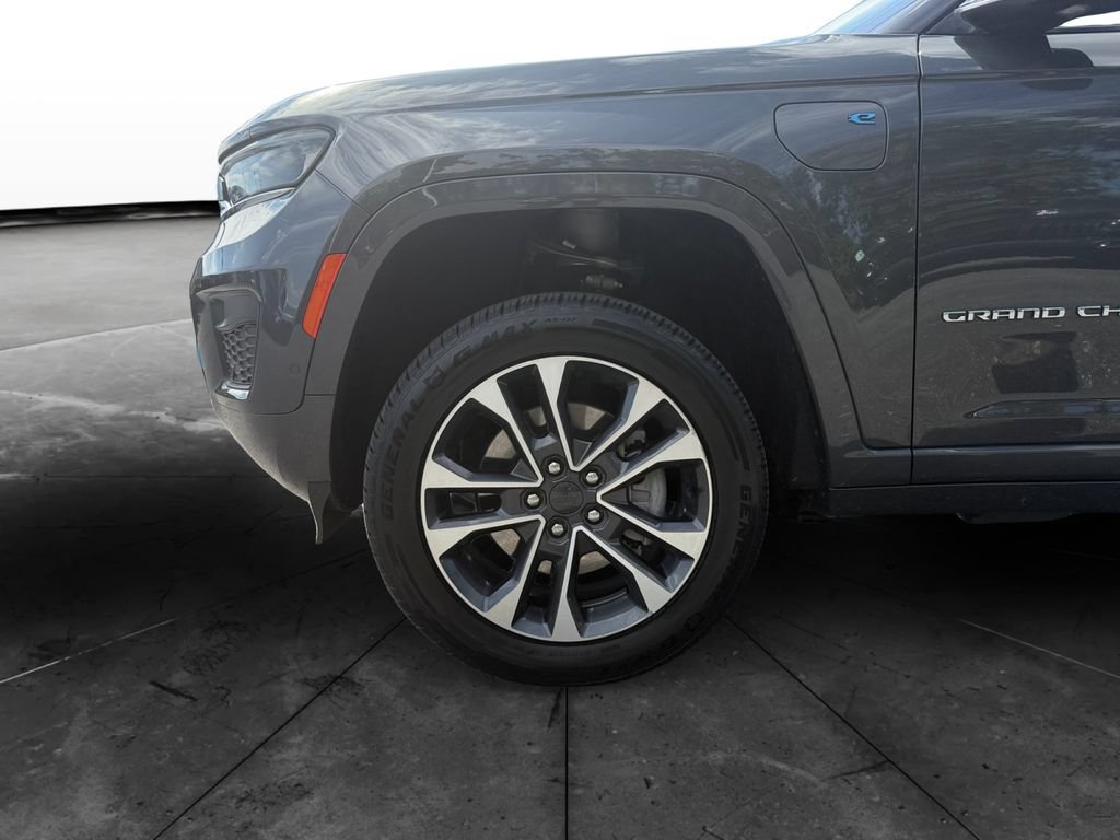 Used 2023 Jeep Grand Cherokee Overland AWD/4WD image 14