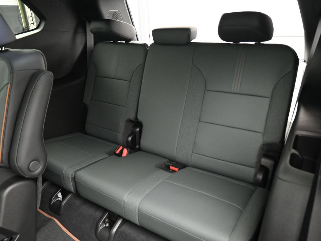 New 2026 GMC Acadia AT4 w/ Luxury Package AWD/4WD image 26