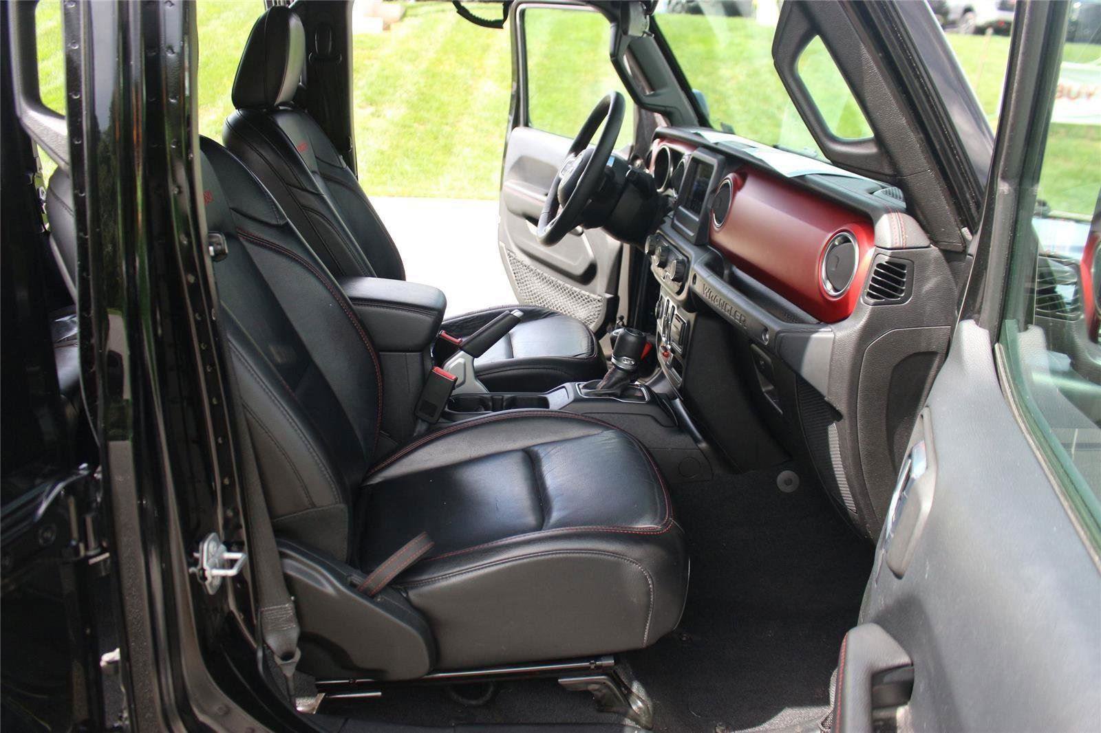 Used 2018 Jeep Wrangler Unlimited Rubicon w/ Cold Weather Group image 30