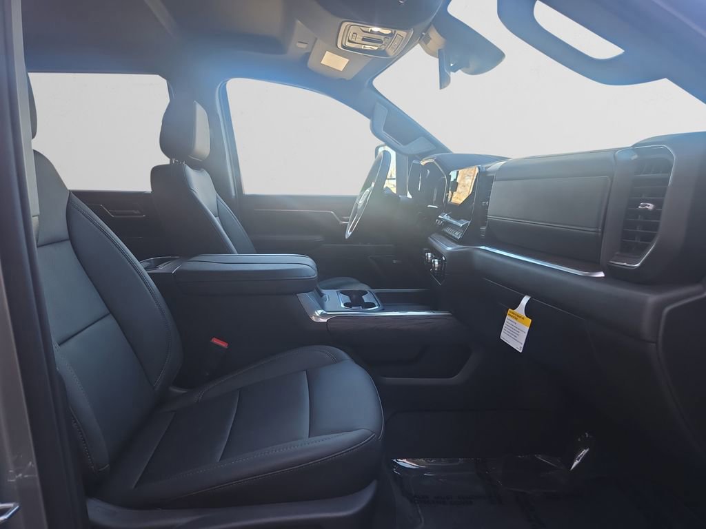 New 2026 GMC Sierra 3500 SLT w/ SLT Premium Package image 16