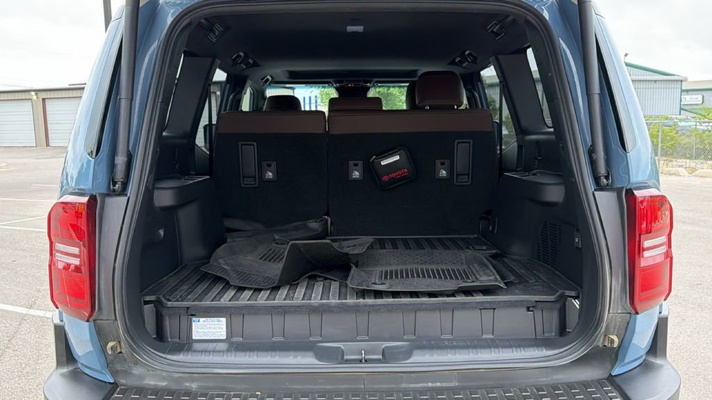 Used 2025 Toyota Land Cruiser w/ Premium Package image 37