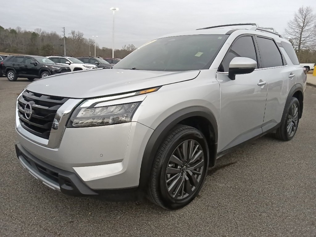 Used 2025 Nissan Pathfinder SL w/ SL Premium Package image 7