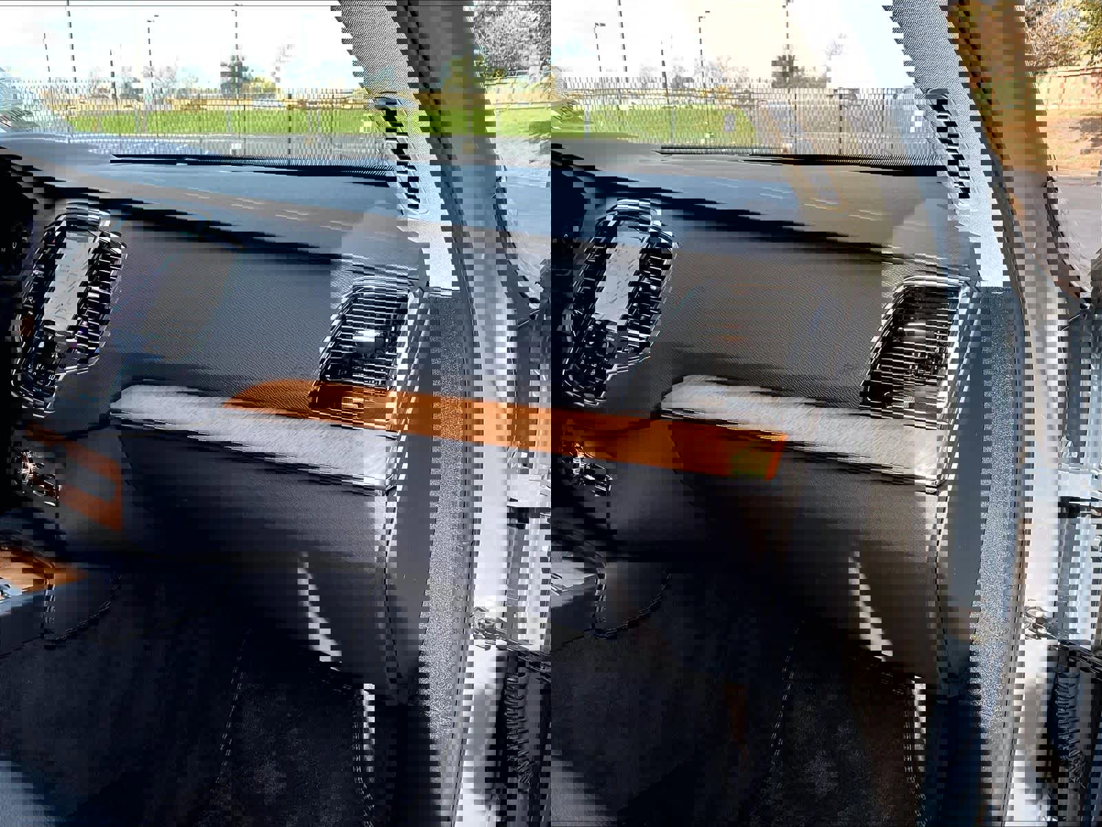 Used 2023 Volvo XC90 B6 Plus w/ Protection Package Premier image 19