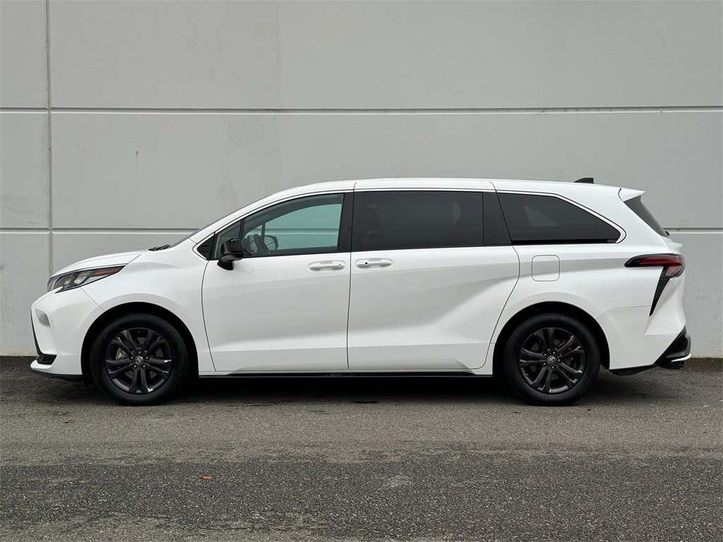 Certified 2024 Toyota Sienna XSE image 4