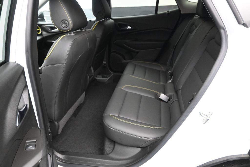 Used 2024 Chevrolet Trax ACTIV w/ Sunroof Package FWD image 13