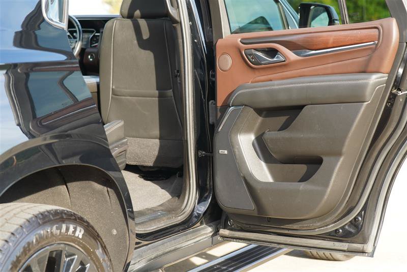 Used 2021 GMC Yukon Denali w/ Denali Premium Package AWD/4WD image 92