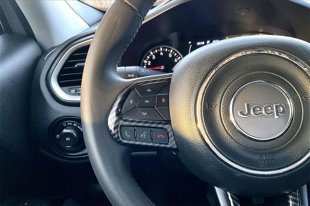 Used 2020 Jeep Renegade Latitude image 16