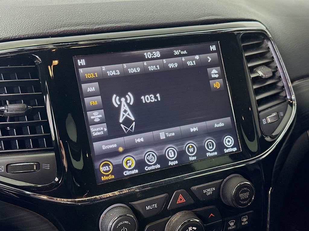 Used 2020 Jeep Grand Cherokee Altitude image 29