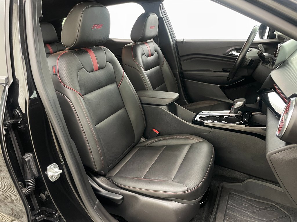 Certified 2025 Chevrolet Trax RS w/ Driver Confidence Package image 38