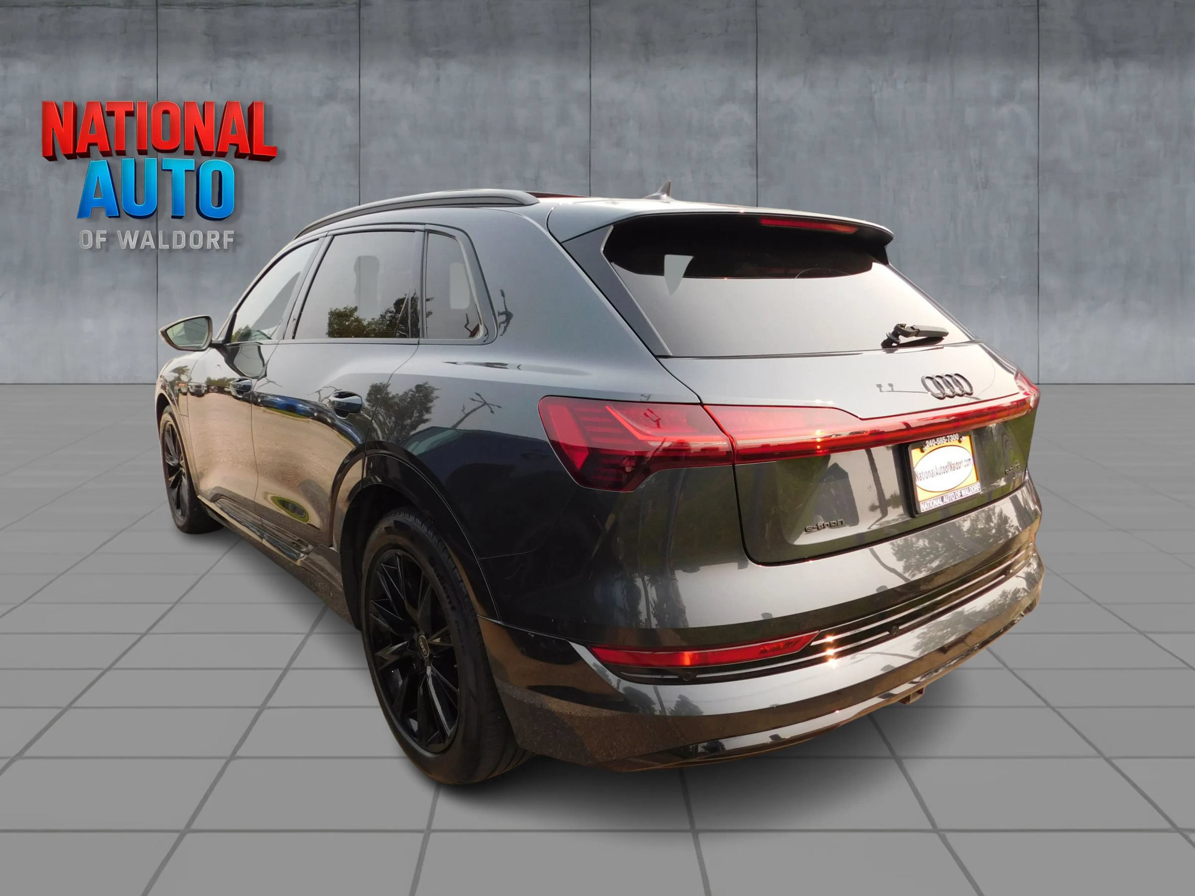 Used 2021 Audi e-tron Premium w/ Convenience Plus Package AWD/4WD image 5