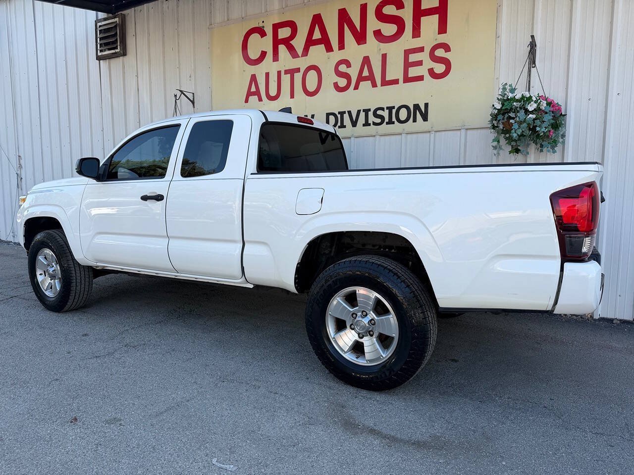 Used 2020 Toyota Tacoma SR RWD image 9