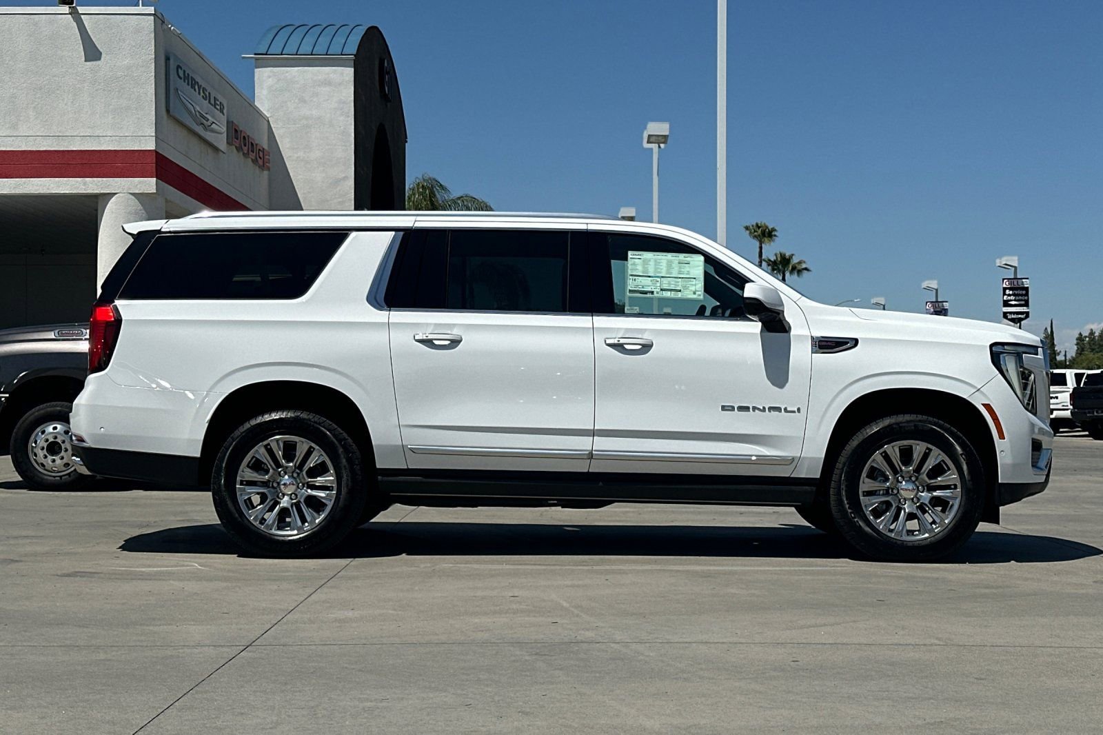 New 2026 GMC Yukon XL Denali w/ Sun & Power Step Package AWD/4WD image 8