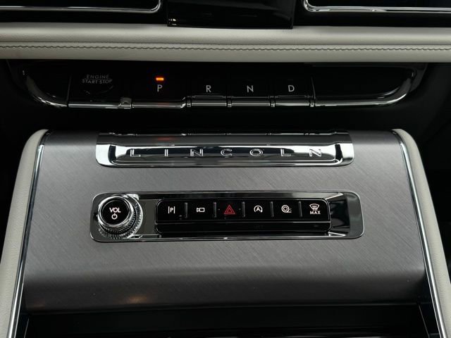 New 2026 Lincoln Aviator AWD w/ Jet Appearance Package image 39