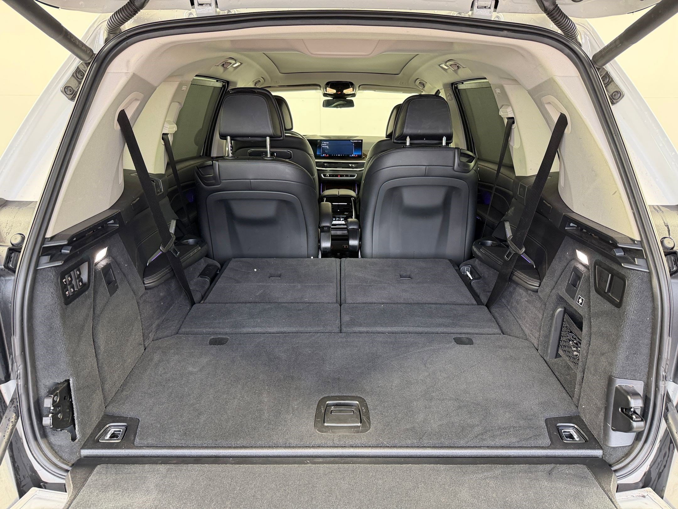 Used 2024 BMW X7 xDrive40i w/ Premium Package image 31