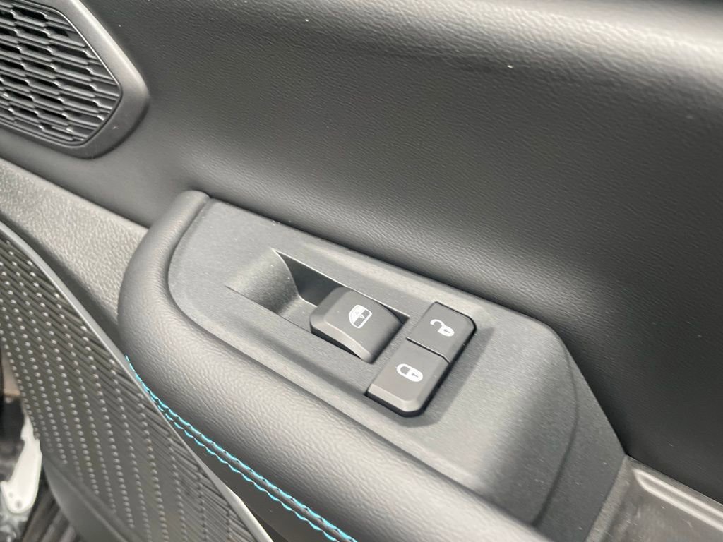 Used 2024 Jeep Grand Cherokee Trailhawk w/ Luxury Tech Group III image 17