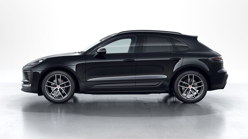 Certified 2026 Porsche Macan AWD/4WD image 2
