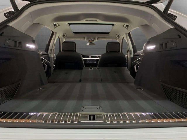 Used 2024 Audi Q8 e-tron Premium Plus w/ Premium Plus Package image 90