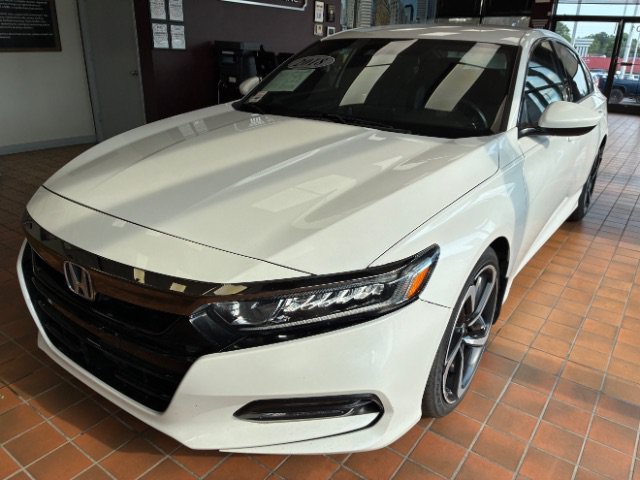 Used 2018 Honda Accord Sport image 8