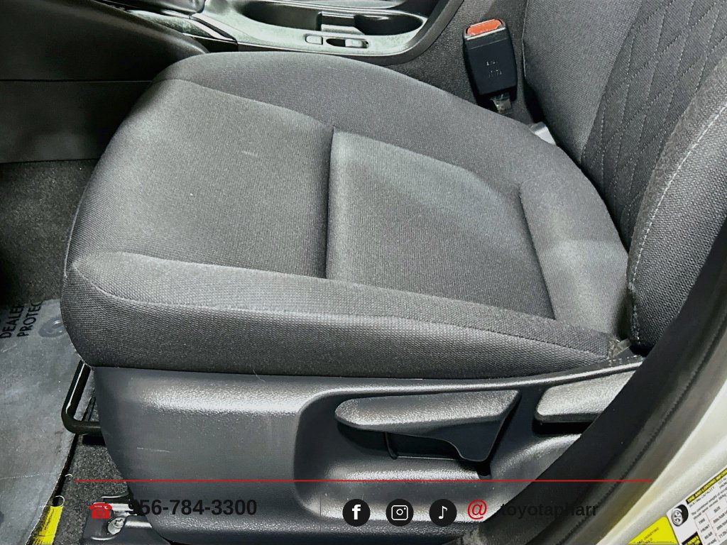 Used 2025 Toyota Corolla LE FWD image 17