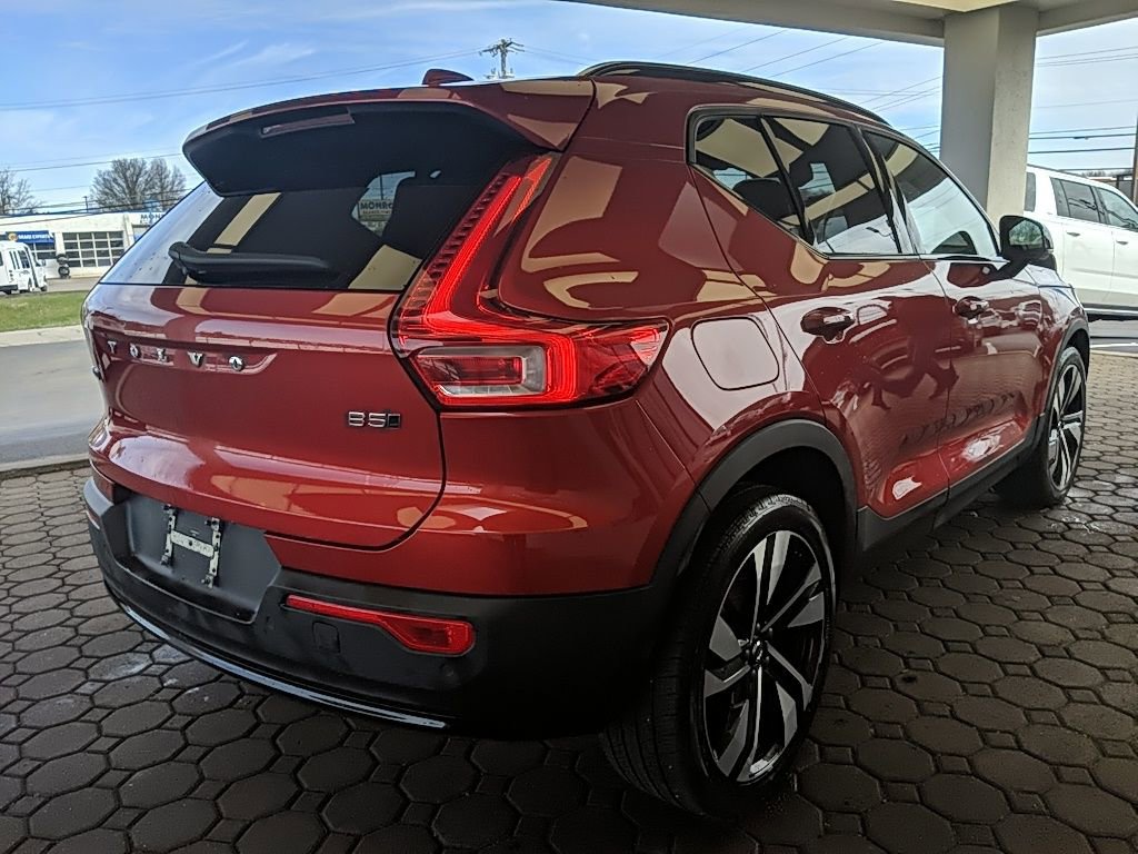 Used 2023 Volvo XC40 B5 Plus w/ Driver Assist Package image 5