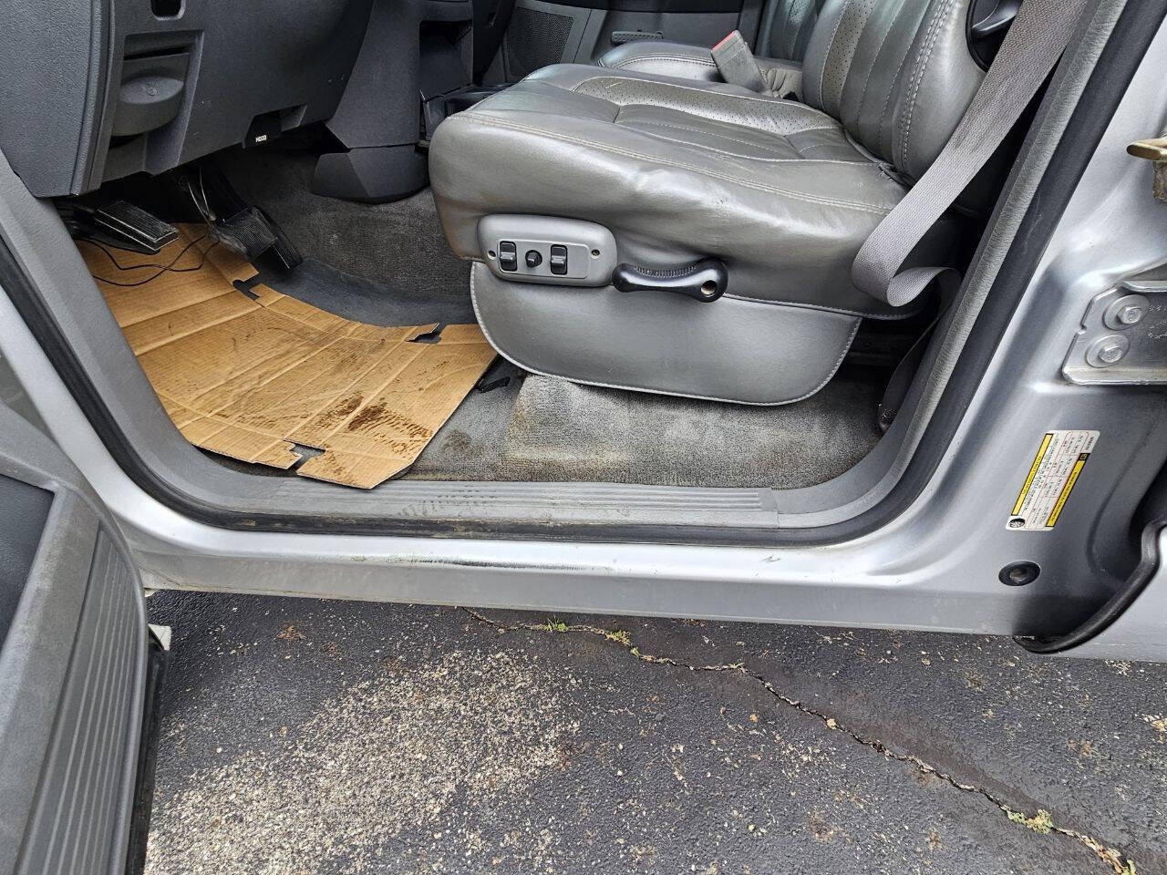 Used 2006 Dodge Ram 3500 Truck Laramie AWD/4WD image 16