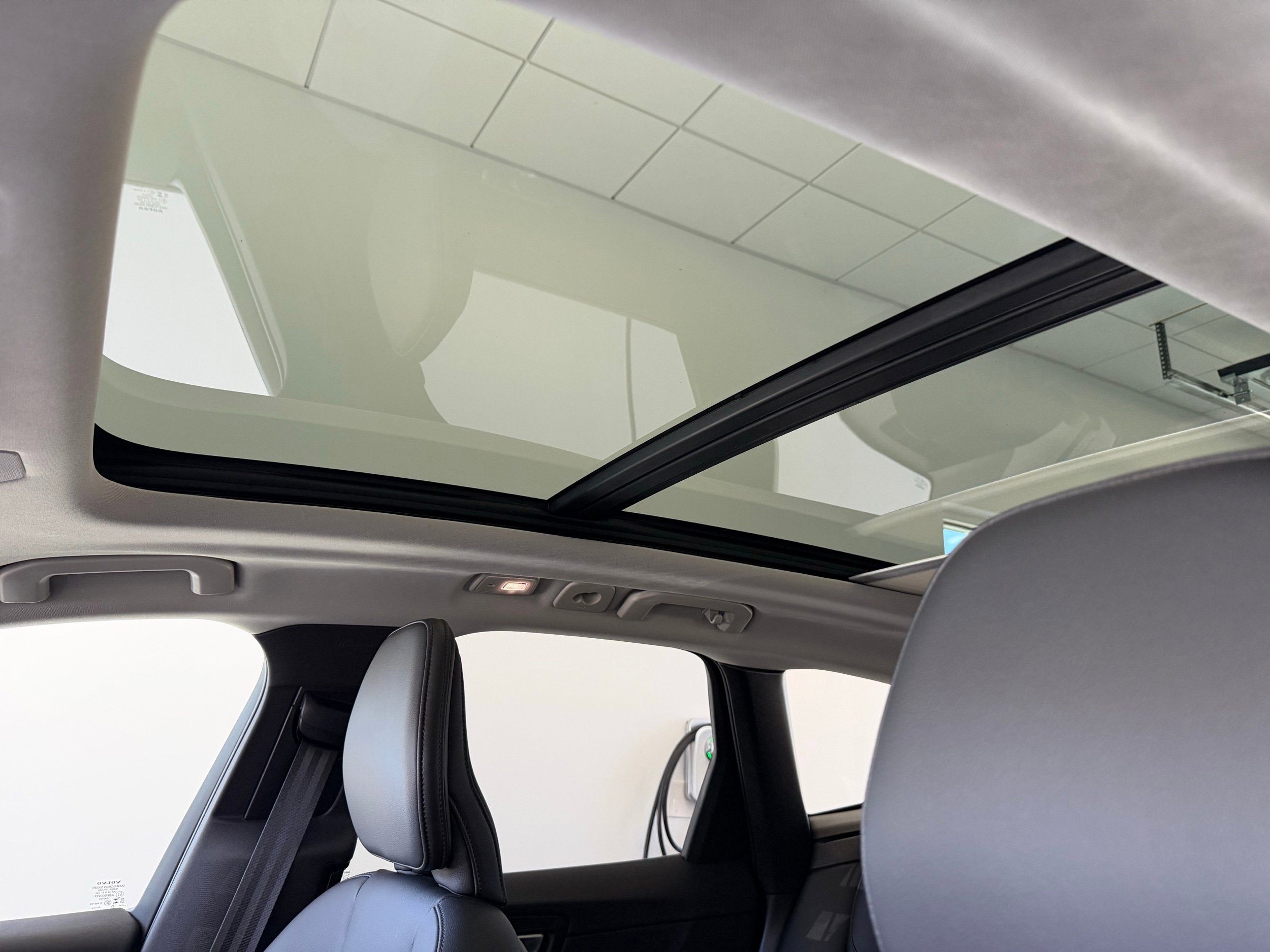 Certified 2025 Volvo XC60 B5 Core image 11