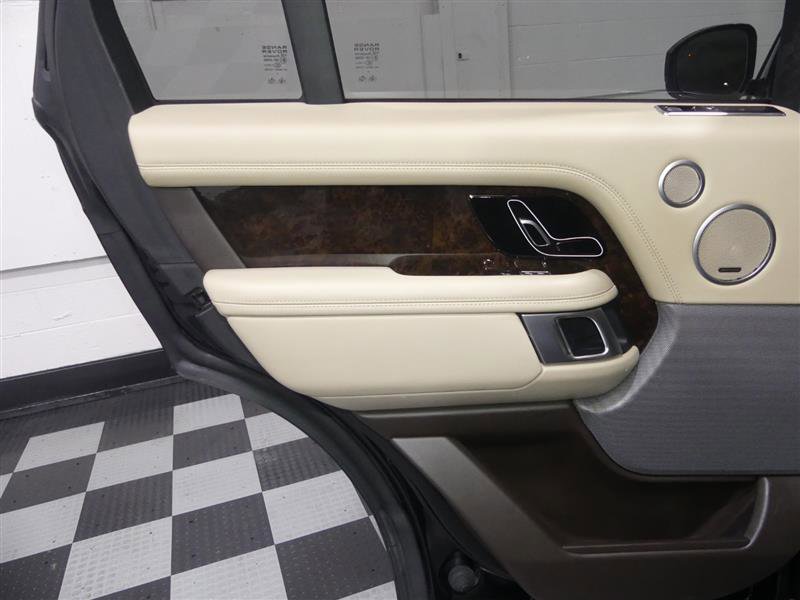 Used 2018 Land Rover Range Rover HSE image 26